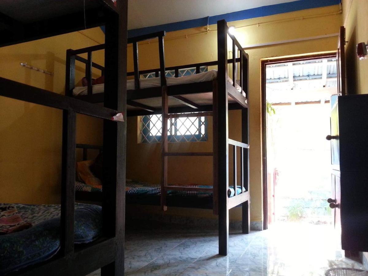 Hippie Hostel Анжуна Экстерьер фото