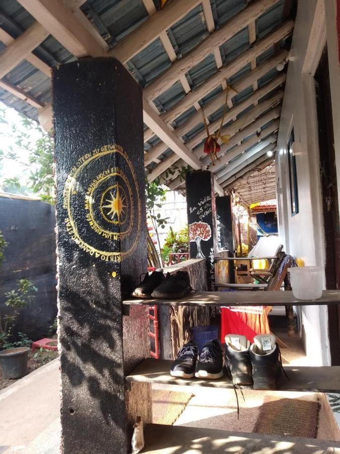 Hippie Hostel Анжуна Экстерьер фото