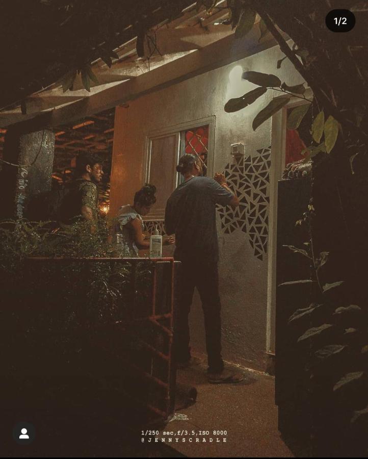 Hippie Hostel Анжуна Экстерьер фото